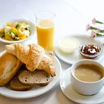 Saint Louis De France Szálloda 3*