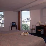 Saint Louis De France Szálloda 3*