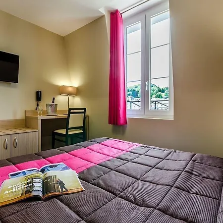 Отель Saint Louis De France 3*