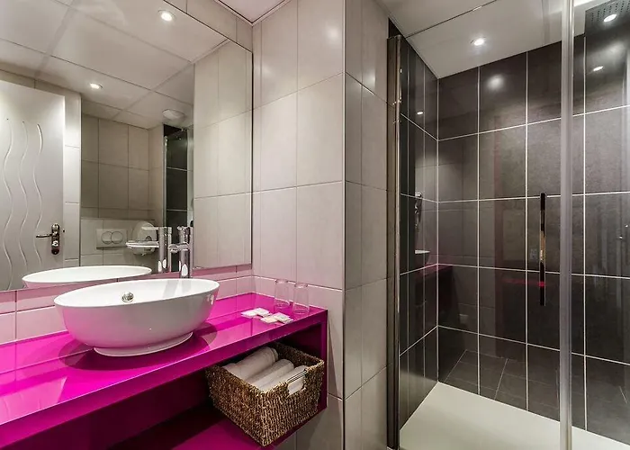 Saint Louis De France לורדה