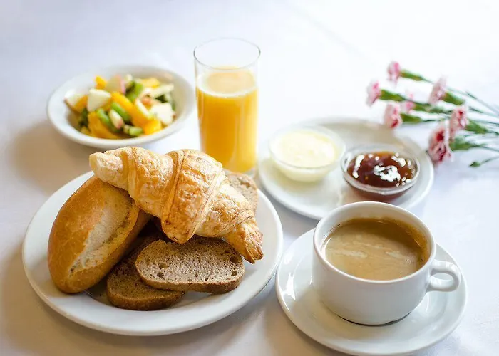 Saint Louis De France ホテル 3*