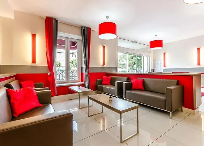 ホテル Saint Louis De France