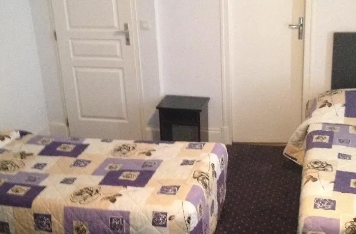 Saint Louis De France ホテル ルルド