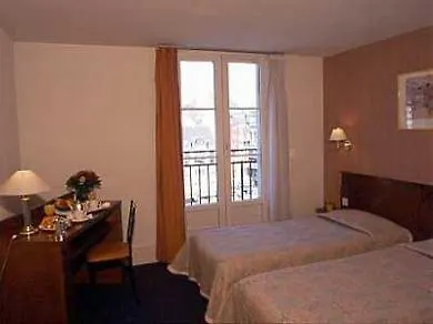 Saint Louis De France 3*